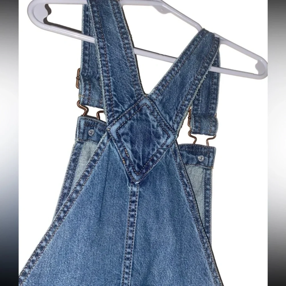GAP Kids Girls Blue Denim Overalls Size S 6/7 Adjustable Straps